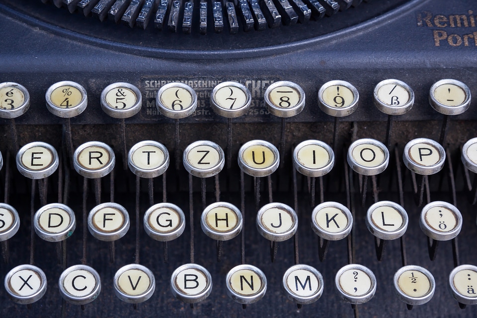 Remington travel typewriter alphabet