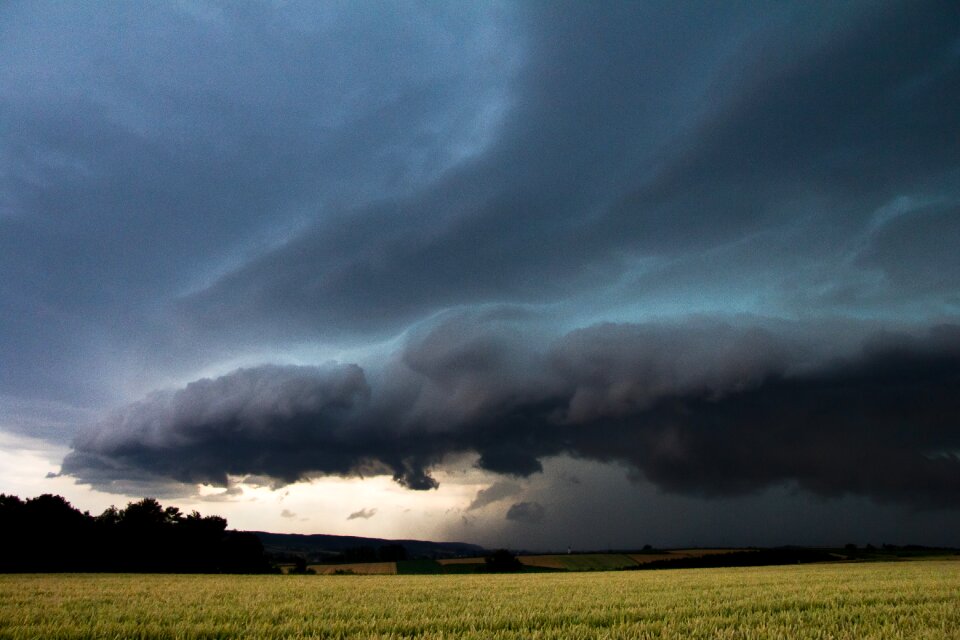 Thunderstorm storm shelf cloud photo