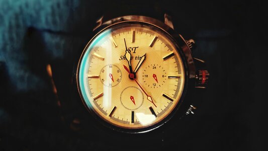 Minute gray clock gray watch