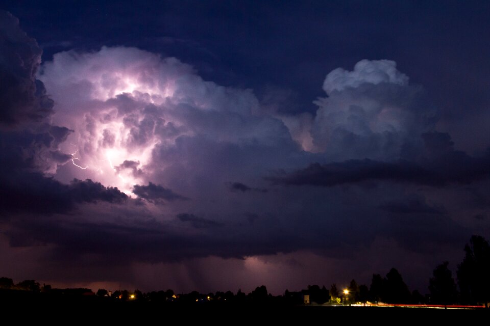 Night cumulonimbus storm hunting