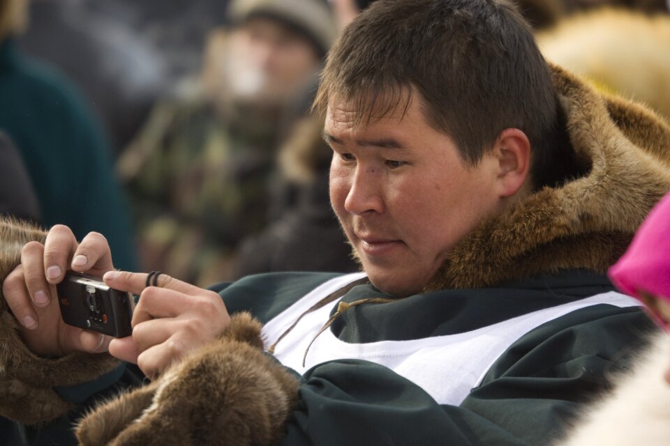 Hunt reindeer phone
