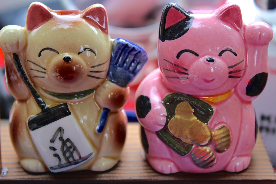Waving cat japanese lucky charm