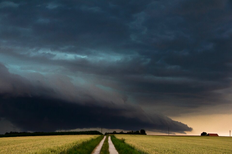Storm hunting meteorology shelf cloud