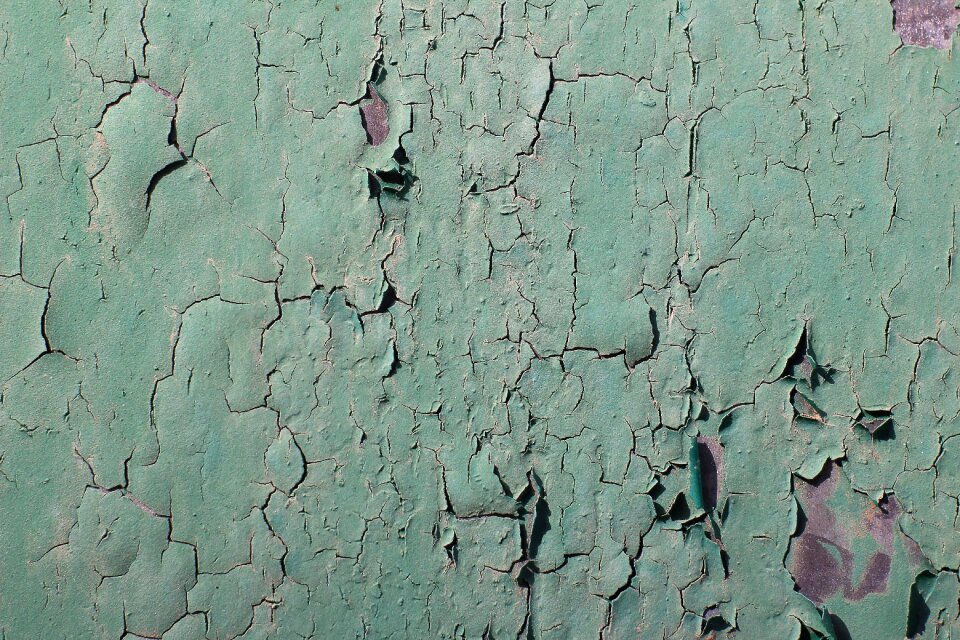 Uneven texture crack