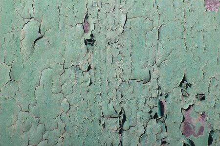 Uneven texture crack