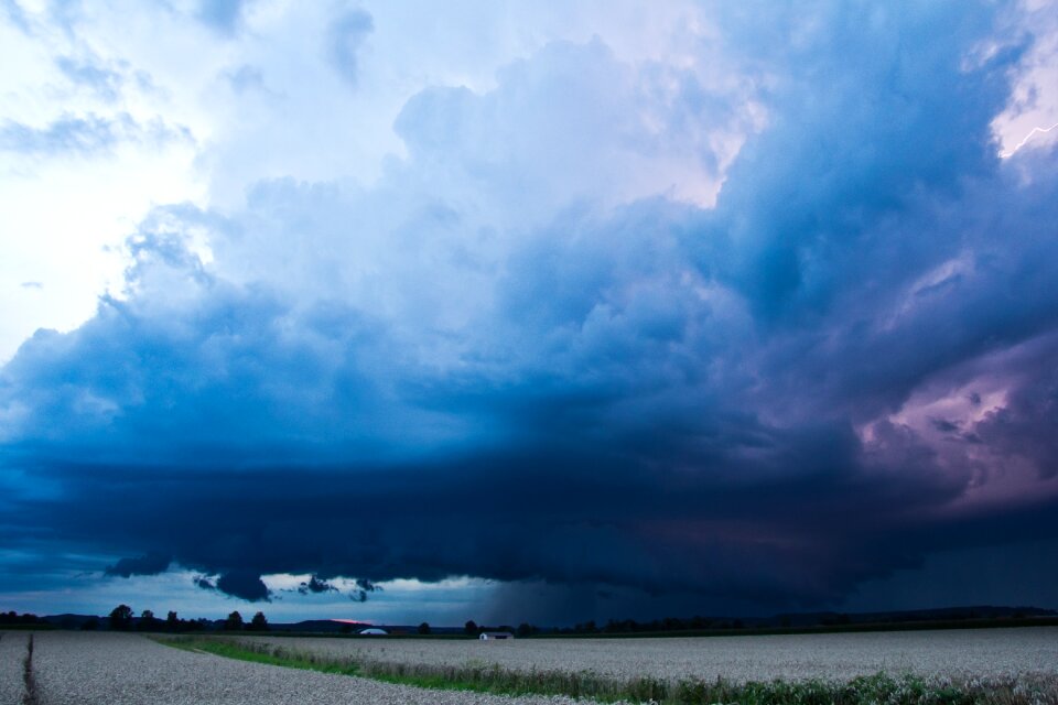 Thundercloud atmosphere a thunderstorm cell