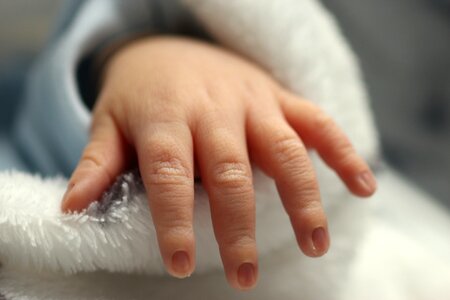 Baby birth fingers photo