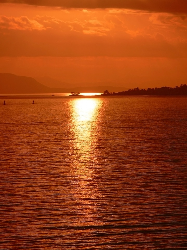 Reflected calm sea sea