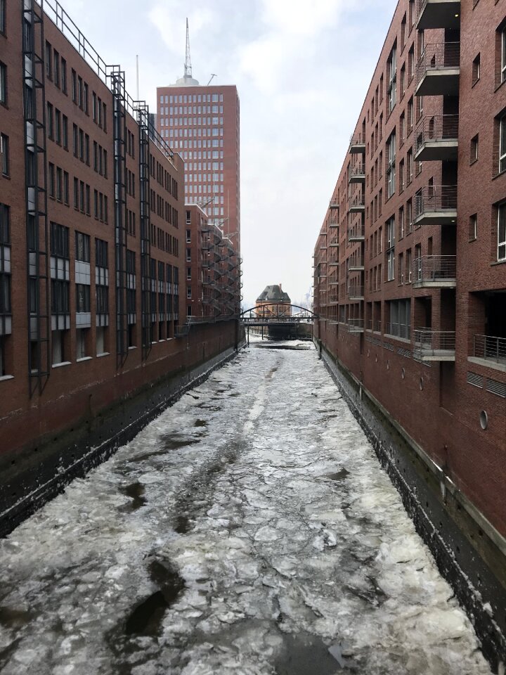 Hamburg water speicherstadt