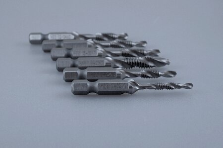 Iron close up screwdriver set