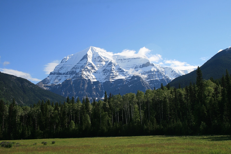 Mount robson rocky mountains british columbia