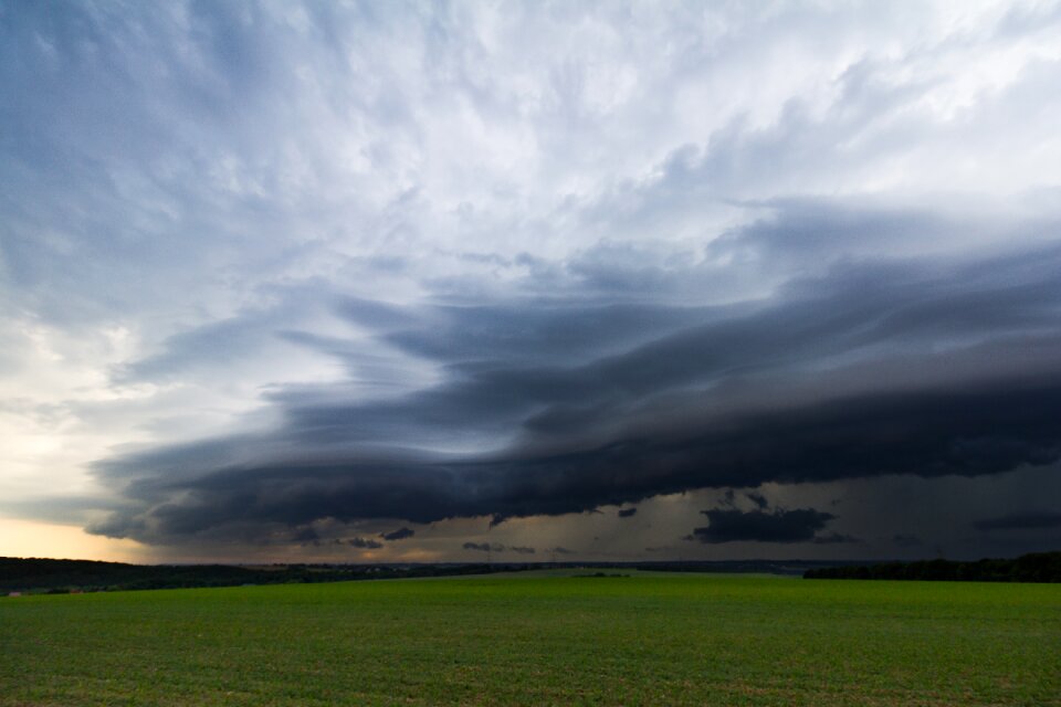 Cumulonimbus storm hunting meteorology