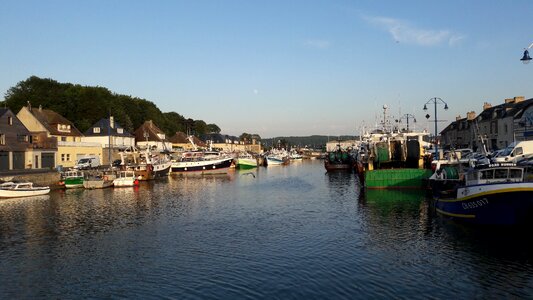 Panoramic port boats