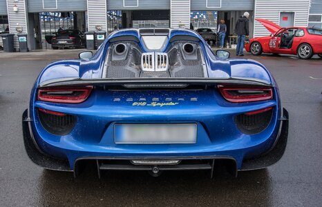 913 hybrid sports car