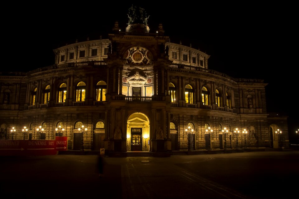 Illuminated building tourism