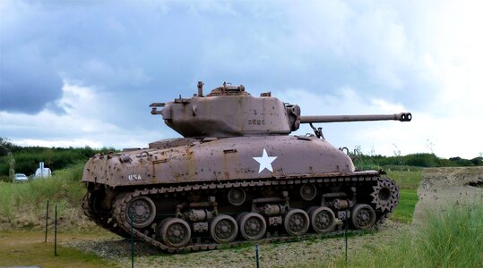 War tank military
