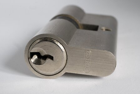 Security key the locking cylinder photo