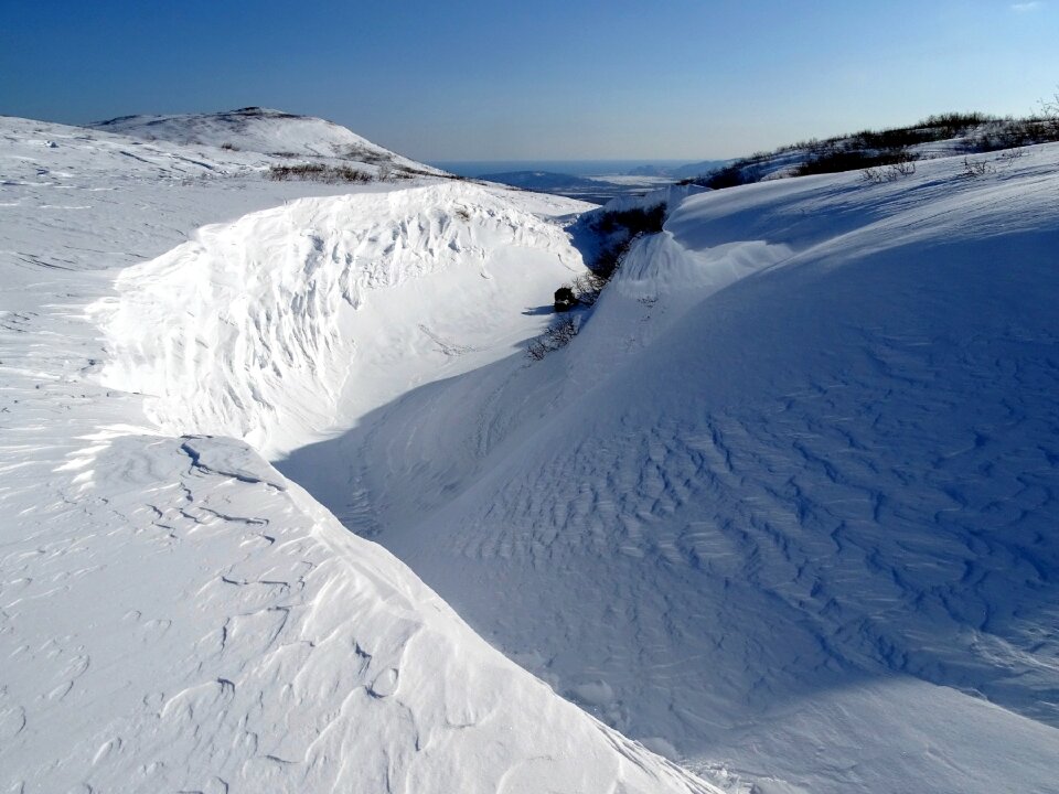Pit snow cornice
