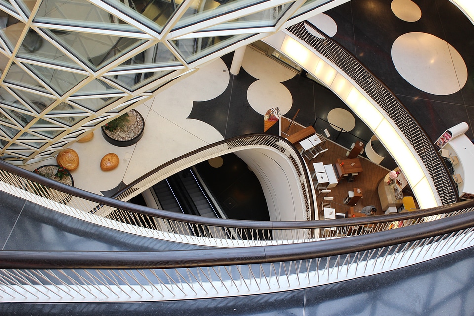 Perspective interior shopping center