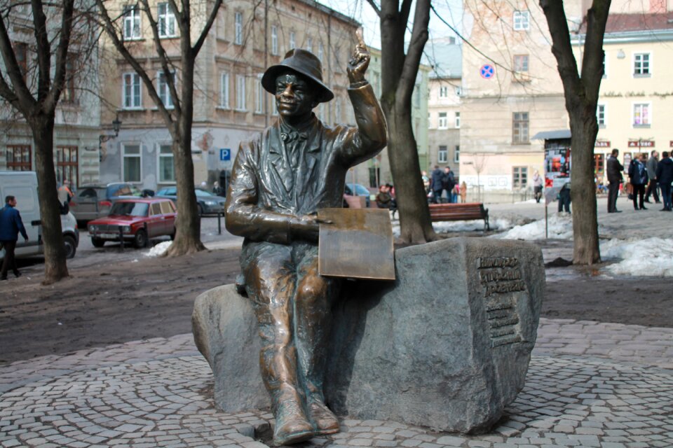 Pavement man monument