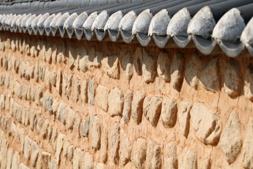 Roof tile pattern and fences