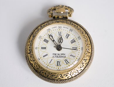 Wrist watch antique minute