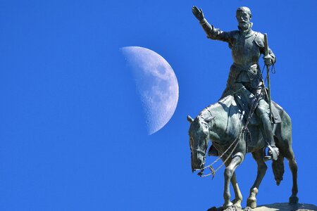 Statue sculpture spain san sebastian