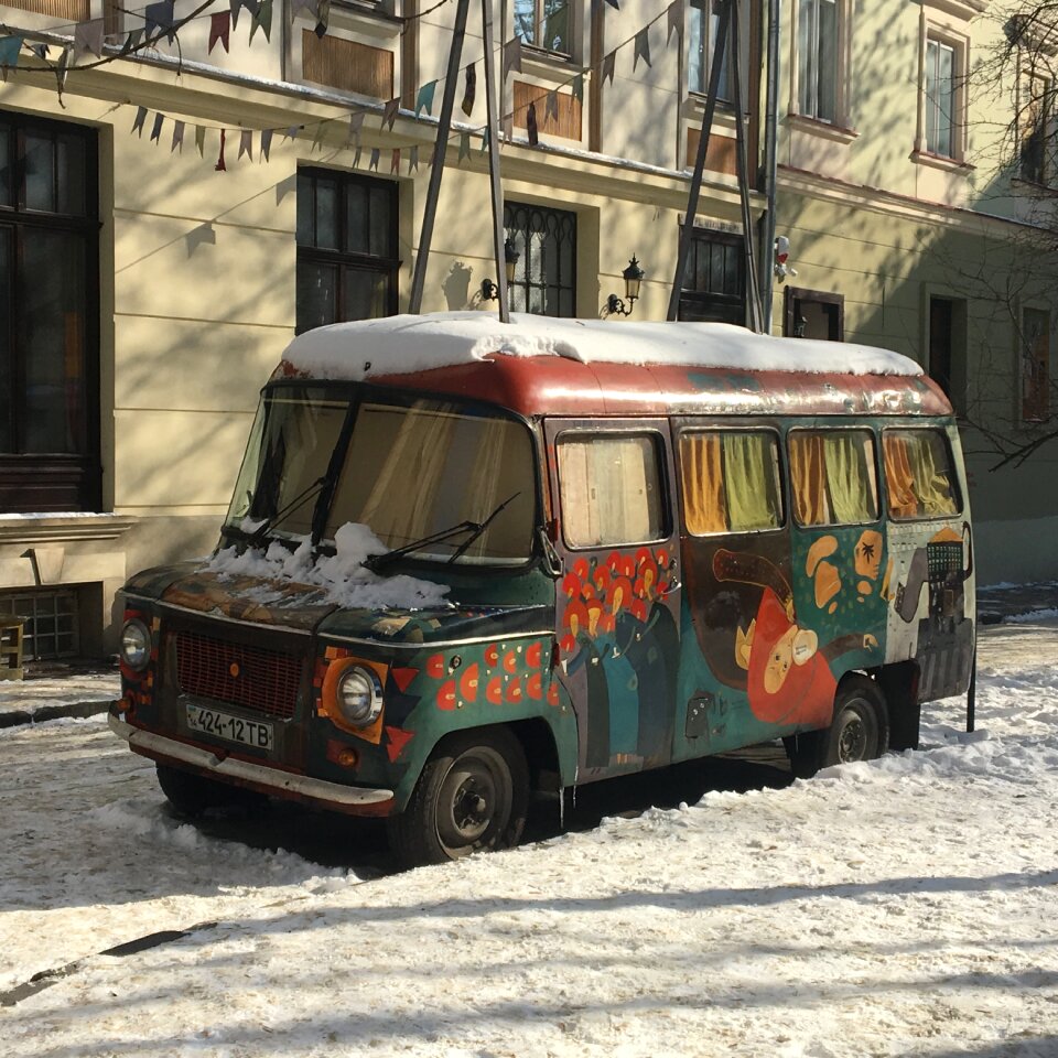 Road street travel