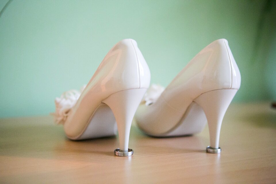 Wedding shoes ring