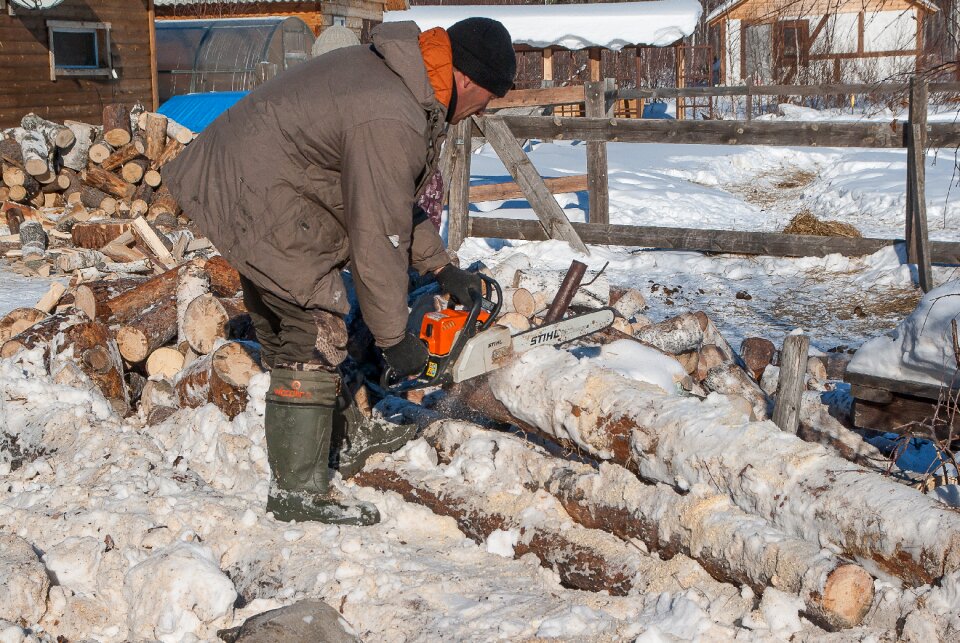 Irkutsk woodcutter chainsaw