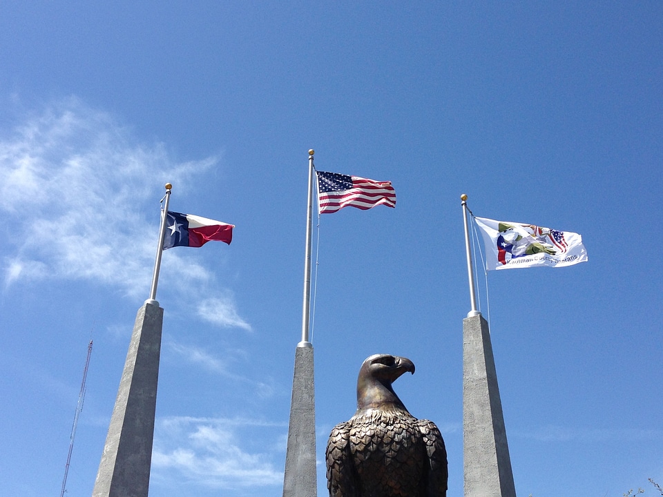 War memorial us flag