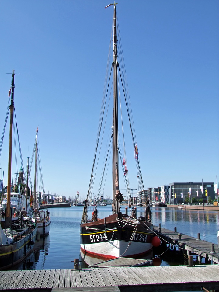 Wood jetty investors
