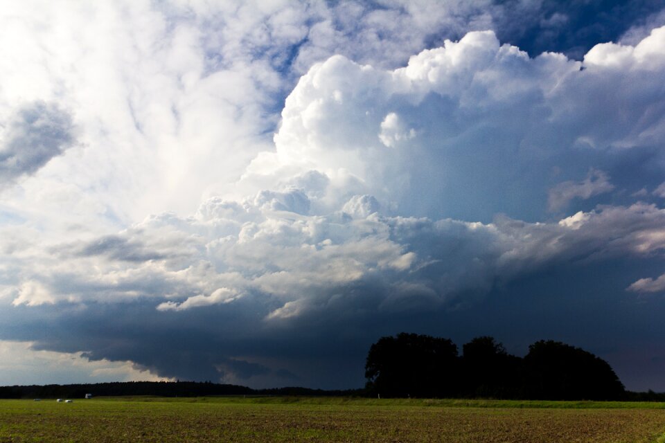 Storm hunting meteorology a thunderstorm cell