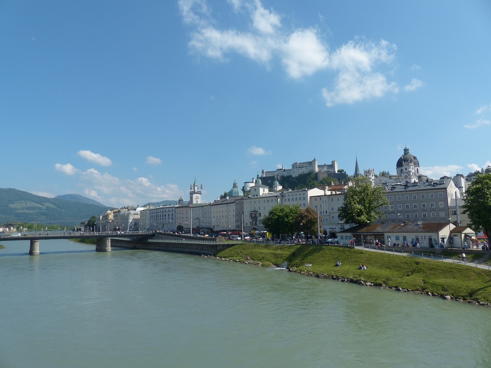 Mozartsteg hohensalzburg fortress river