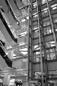 Building the company černo‑beloe