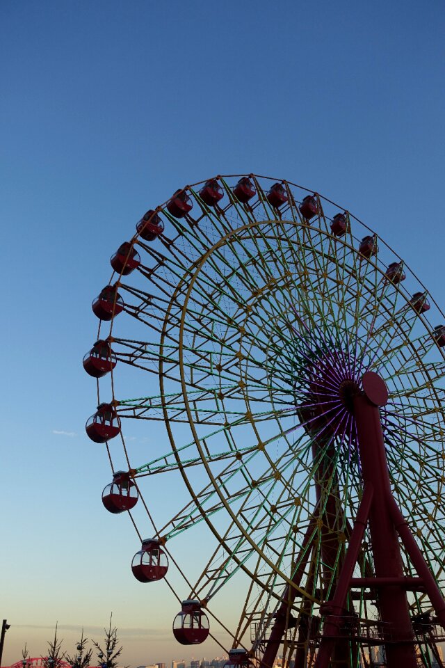 Entertainment wheels the ferris wheel