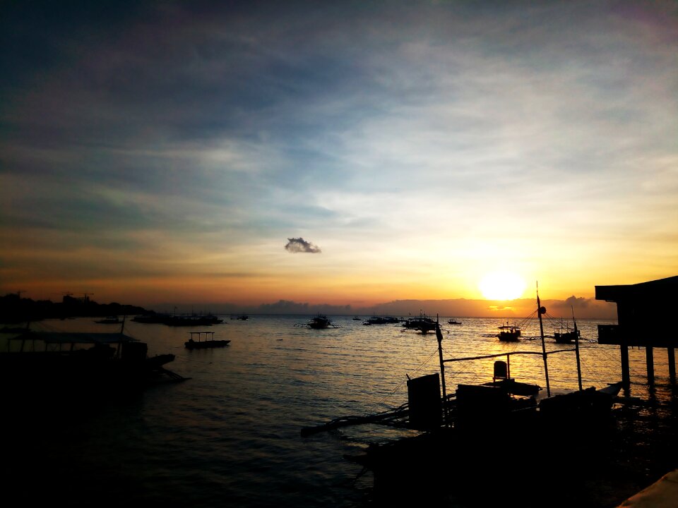 Sun seascape silhouetted