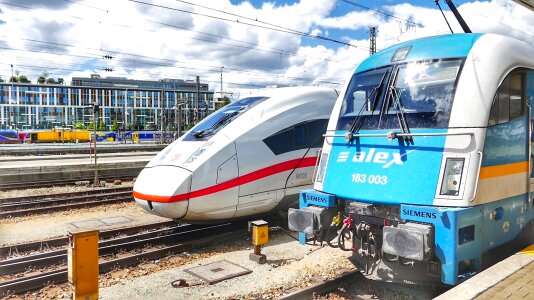 Transport system travel motor