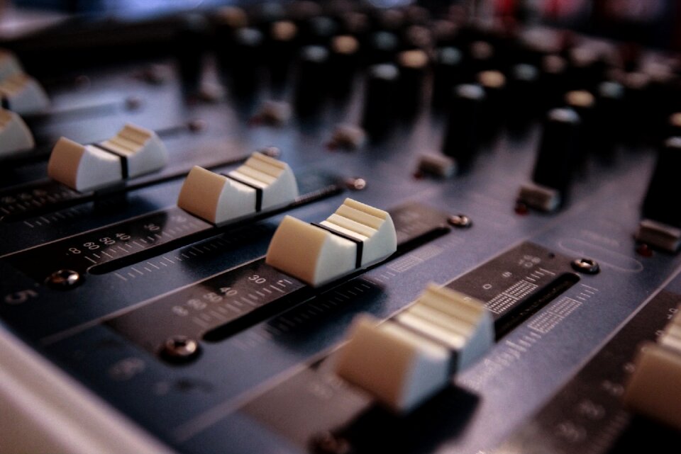 Equipment music mixer