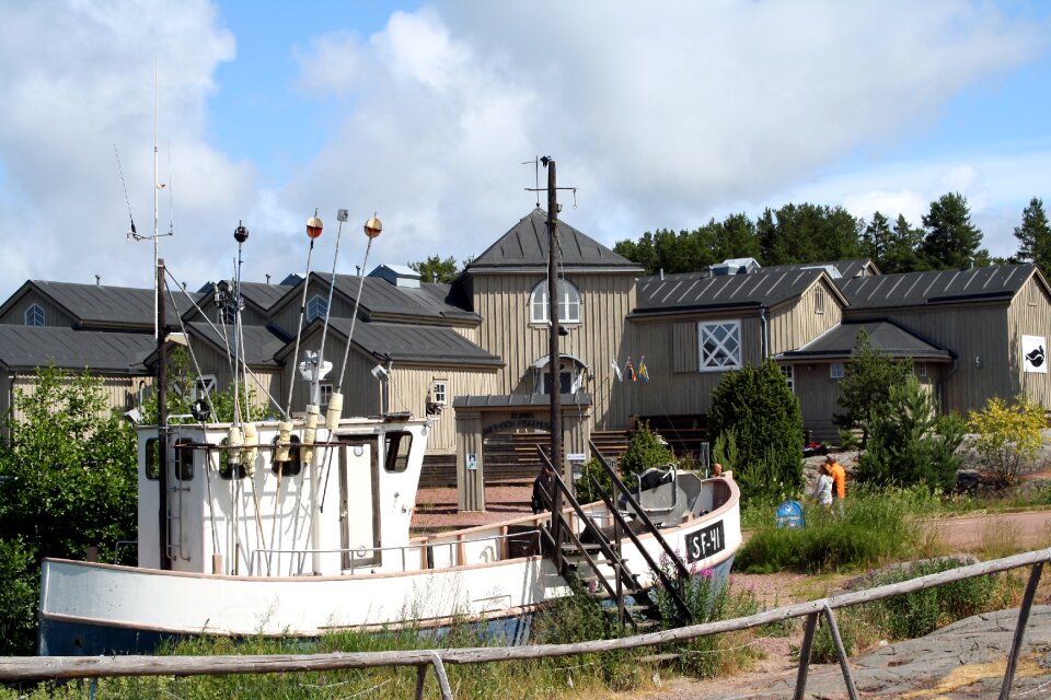 Museum architecture boat