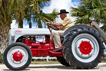 Man old agriculture photo