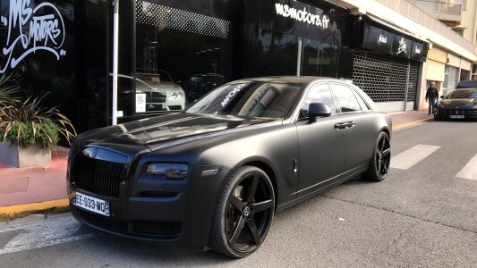 Public show classic rolls royce