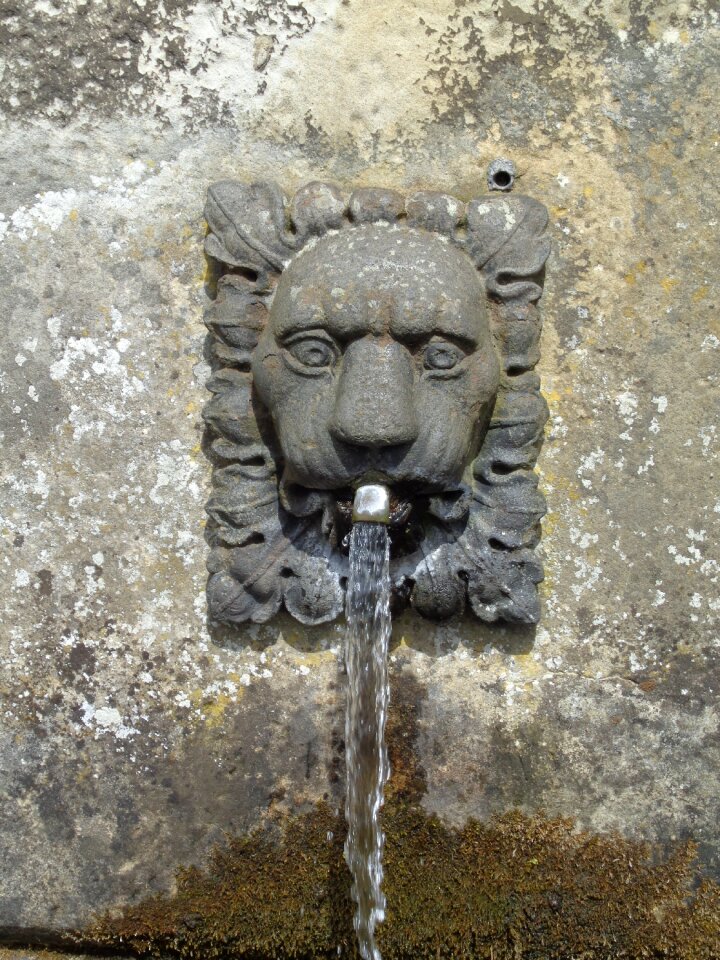 Ancient art fountain