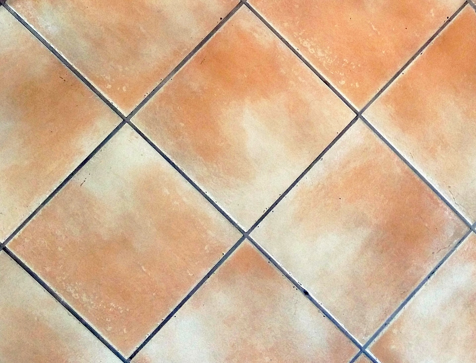 Tiles square diamonds