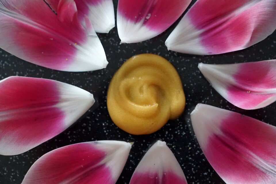 Amorous flower heart