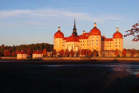 Palace city river