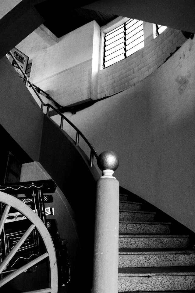 Ladder architecture ramp support