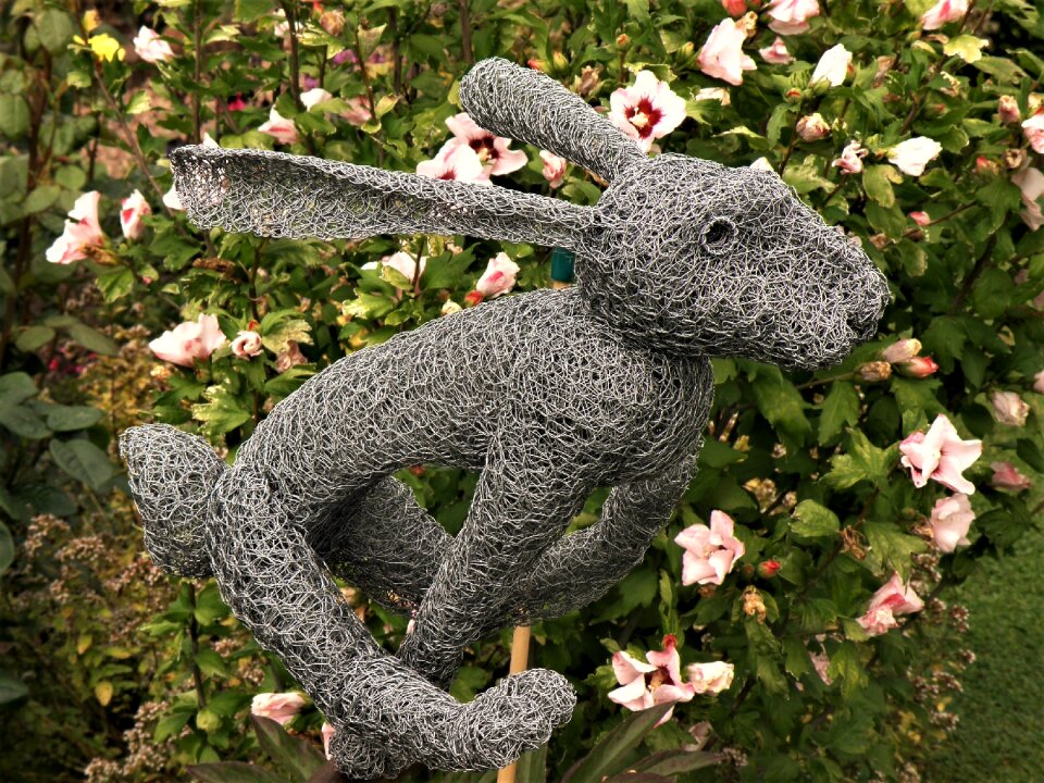 Animal tree wire sculpture
