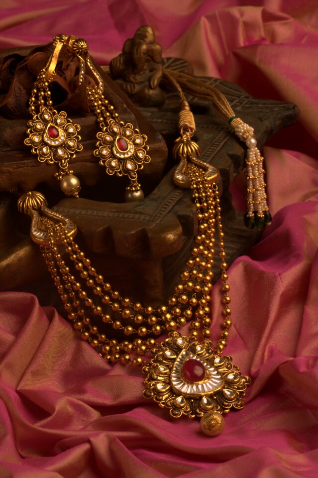 Luxury shining brown jewelry