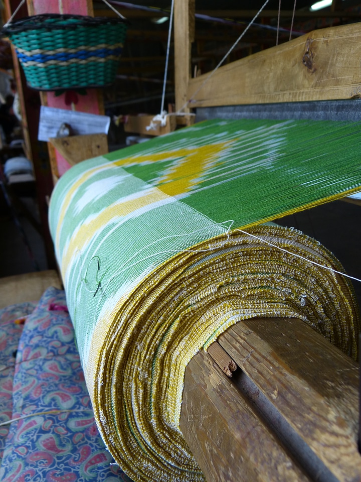 Colorful pattern weave
